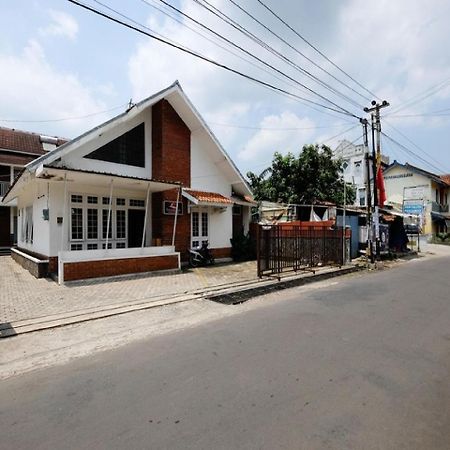 RedDoorz near Moro Mall Purwokerto Zewnętrze zdjęcie