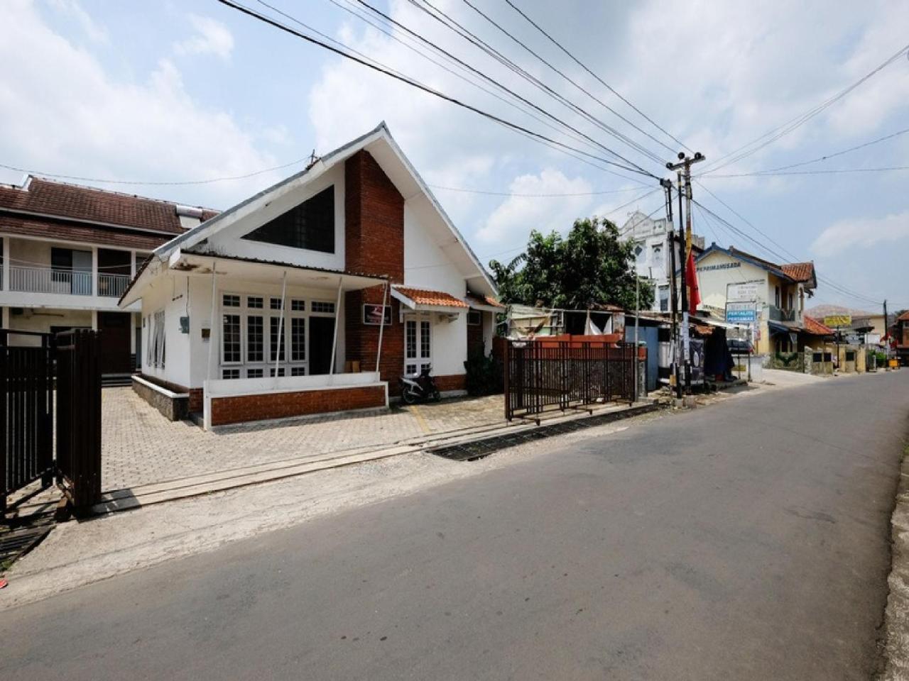 RedDoorz near Moro Mall Purwokerto Zewnętrze zdjęcie